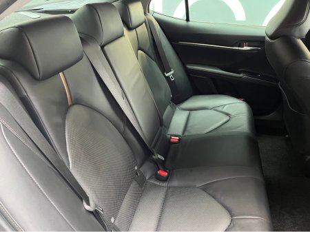 2018 Toyota Camry - thumbnail 14