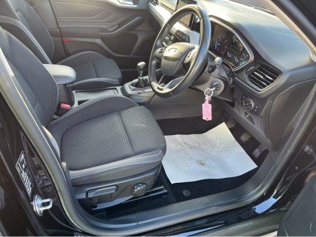 2019 Ford Focus 1.5 TDCI ZETEC 95PS 5DR €17,950 thumbnail