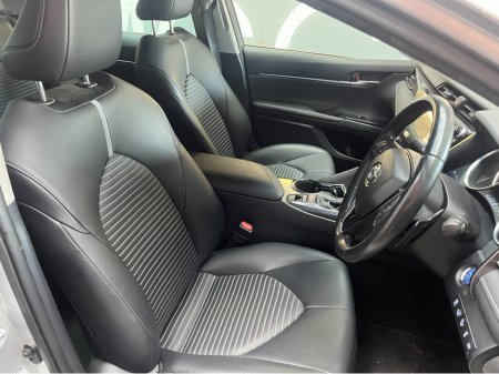 2020 Toyota Camry €26950! 2020 TOYOTA CAMRY 2.5L HYBRID / 79K KMS / REVERSE CAMERA, ADAPTIVE CRUISE CONTROL & MORE €26,950 thumbnail