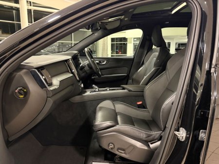 2025 Volvo XC60 - thumbnail 10