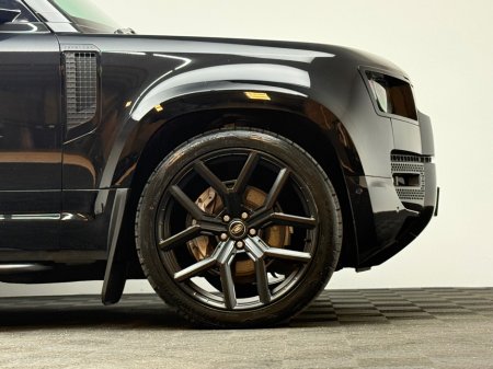 2024 Land Rover Defender - thumbnail 9