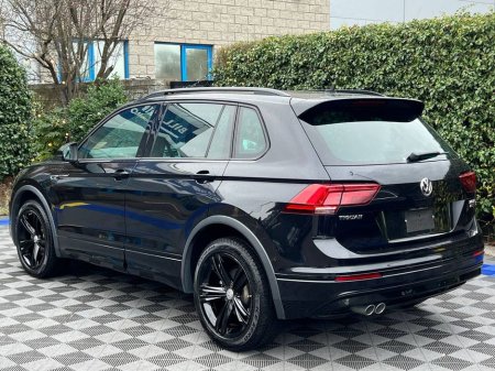 2018 Volkswagen Tiguan R-LINE 4MOTION BLACK EDITION 2.0 TDI // FULL SERVICE HISTORY // LEATHER HEATED SEATS // 360 PARKING CAMERAS €29,900 thumbnail