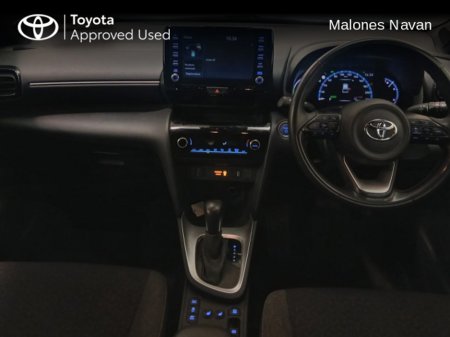 2022 Toyota Yaris Cross CROSS LUNA/SPORT €25,950 thumbnail