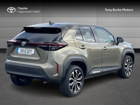 2024 Toyota Yaris Cross - view 2