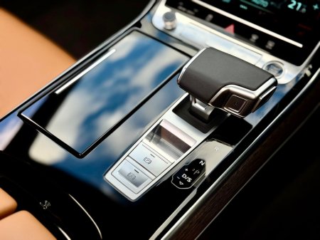 2024 Audi A8 - thumbnail 18