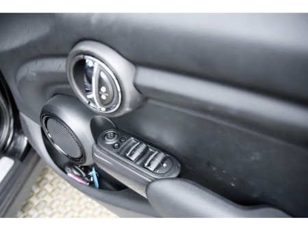 2016 MINI Hatch - thumbnail 25