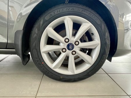 2022 Ford Fiesta - thumbnail 18