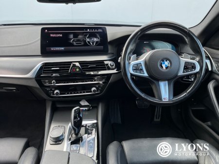 2021 BMW 5 Series - photo 4