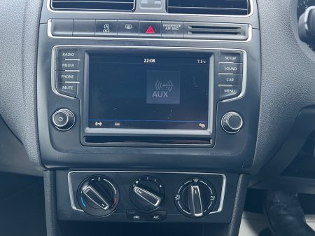 2017 Volkswagen Polo 1.2 TSI 5DR 90HP Lounge DSG €11,950 thumbnail