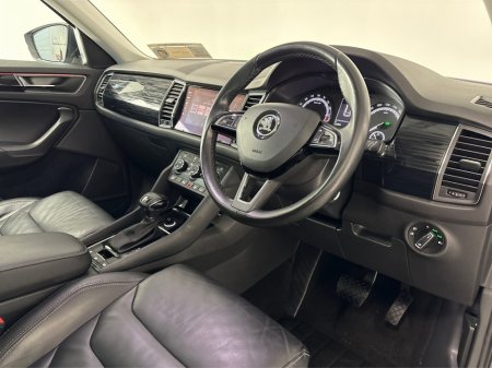 2018 Skoda Kodiaq STYLE 2.0 TDI 150HP DSG**7 SEATER**PANORAMIC SUNROOF**BLACK LEATHER INTERIOR**TOUCH SCREEN MEDIA DISPLAY**REVERSE CAMERA**PARKING SENSORS**DUAL CLIMATE CONTROL**APPLE CARPLAY** €23,995 thumbnail