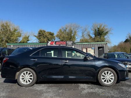 2016 Toyota Camry - thumbnail 4