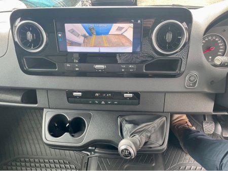 2025 Mercedes-Benz Sprinter - photo 9