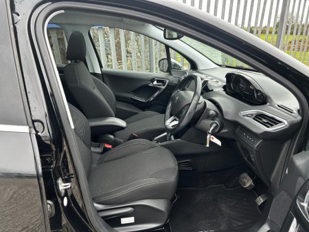 2016 Peugeot 208 - thumbnail 13