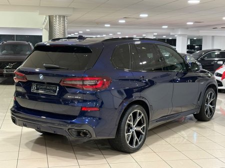 2022 BMW X5 45e M-SPORT HYBRID=TECH/COMFORT/SKY LOUNGE PACKAGES=LOW MILES//FULL BMW SERVICE HISTORY=222 REG=ORIGINAL IRISH SUPPLIED//TAILORED FINANCE PACKAGES AVA €66,995 thumbnail