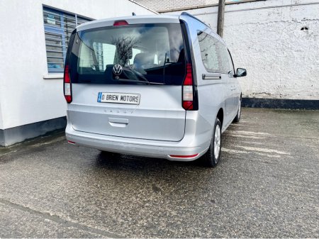 2023 Volkswagen Caddy Maxi Life LIFE 2.0TDI 122BHP A7F 5DR DSG AUTO 7 SEAT €36,950 thumbnail