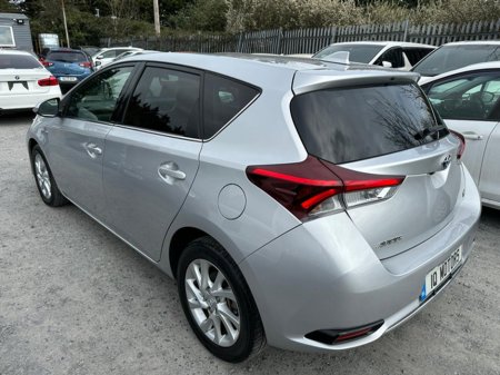 2016 Toyota Auris - thumbnail 11