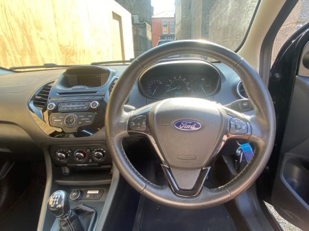 2017 Ford Ka + 1.2 85PS Zetec €9,499