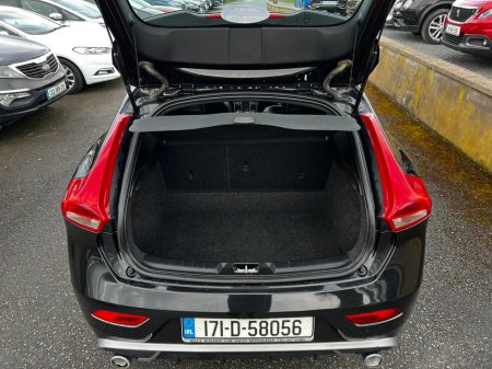 2017 Volvo V40 - thumbnail 14