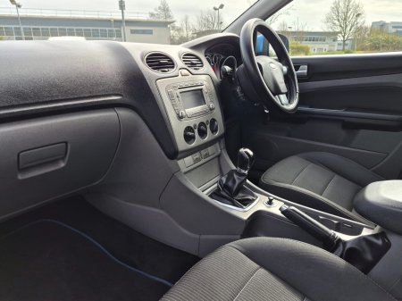 2011 Ford Focus - thumbnail 16