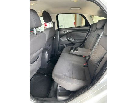 2016 Ford Focus - thumbnail 12