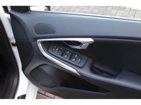 2016 Volvo V40 - thumbnail 10