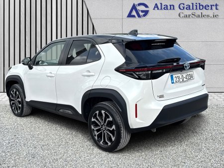 2023 Toyota Yaris Cross - view 2