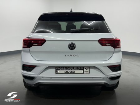 2022 Volkswagen T-Roc R-LINE 1.5 TSI D7F 150HP 5DR A €28,995 thumbnail