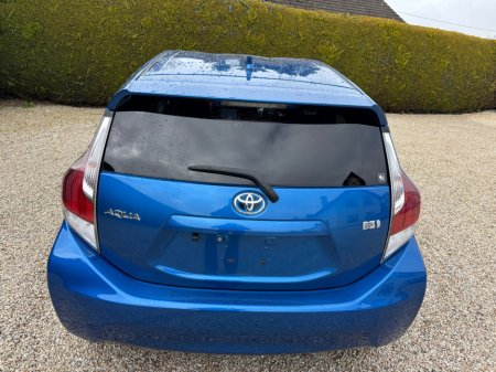 2016 Toyota Aqua - thumbnail 4