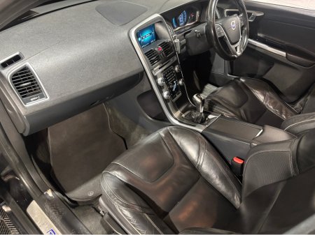 2016 Volvo XC60 - thumbnail 18