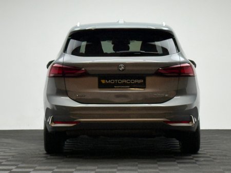 2023 BMW 2 Series - thumbnail 6