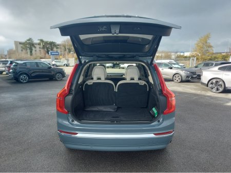 2023 Volvo XC90 T8 PHEV CORE AWD 5DR AUTO €67,950 thumbnail