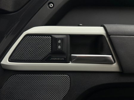 2022 Land Rover Defender - thumbnail 20