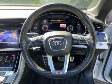 2020 Audi Q8 - photo 5