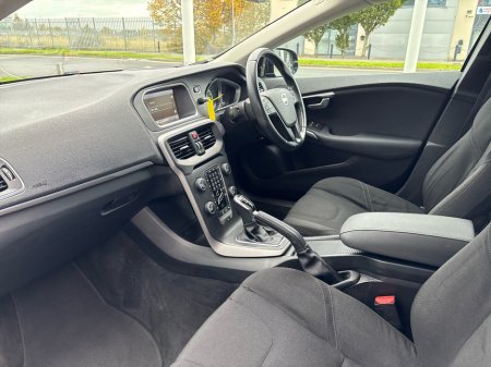 2014 Volvo V40 DBA-MB4164T 5DR AUTO 40 SERIES 525 €10,950