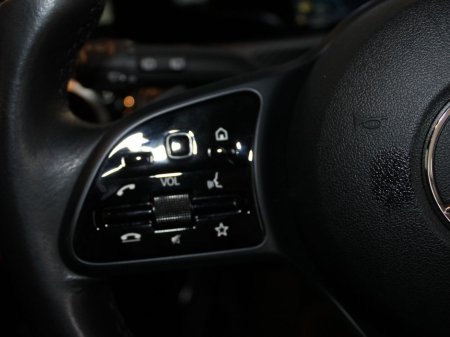 2019 Mercedes-Benz A Class A 180 d D Style 5DR Auto €23,499 thumbnail