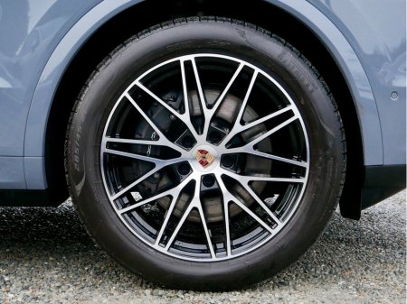 2025 Porsche Cayenne Cayenne E-Hybrid Coup&eacute; €123,950 thumbnail