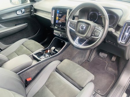 2023 Volvo XC40 - thumbnail 11