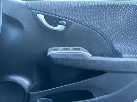 2012 Honda Fit 1.3 CVT HYBRID 88 BHP AUTO €5,450 thumbnail