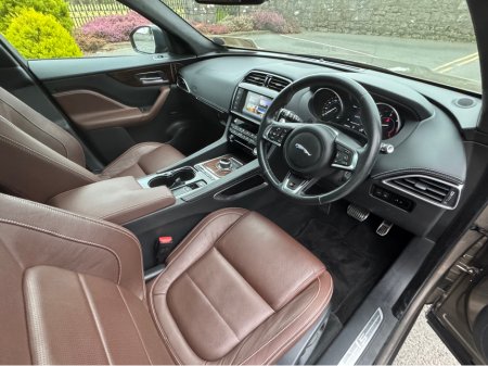2016 Jaguar F-Pace - thumbnail 10