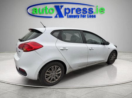 2015 Kia Ceed 1.4 Crdi 1 5DR €7,995 thumbnail
