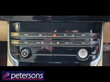 2015 Jaguar XE 2.0L 14D ADJ200 PRESTIGE 4DR AUTOMATIC €12,950 thumbnail