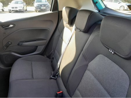 2022 Renault Clio - thumbnail 19