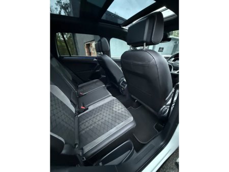 2023 Volkswagen Tiguan 2.0 TDI 150HP R-Line DSG 27.5% €49,995 thumbnail