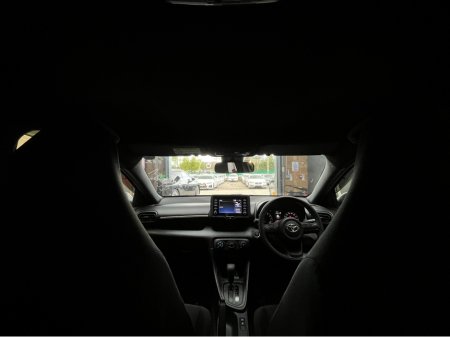 2023 Toyota Yaris - thumbnail 11