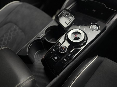 2025 Kia Sportage GT-LINE 1.6 PHEV 4X4 €43,990 thumbnail