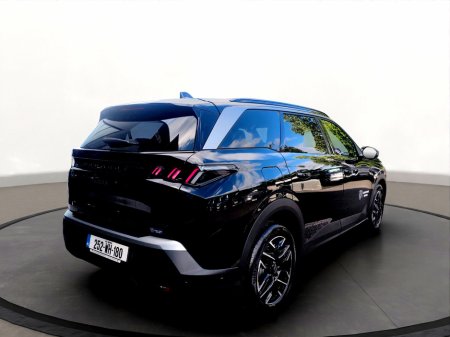 2025 Peugeot 5008  €53,300