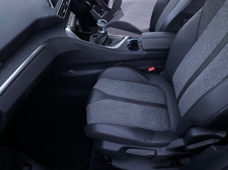 2019 Peugeot 5008 1.2 PETROL, ALLURE, 130BHP LOW KMS, NATIONWIDE WARRANTY, NEW NCT, AA APPROVED, FINANCE, 5 STAR REVIEWS €20,995 thumbnail