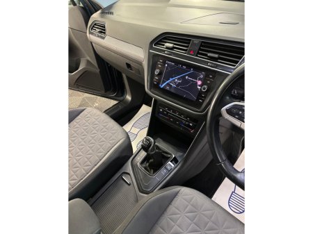 2022 Volkswagen Tiguan - thumbnail 9