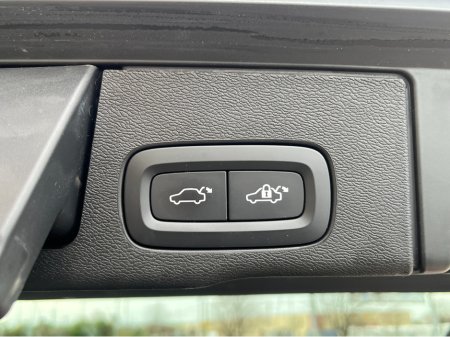 2023 Volvo XC60 - thumbnail 9