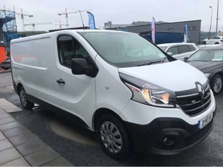 2021 Renault Trafic - view 2